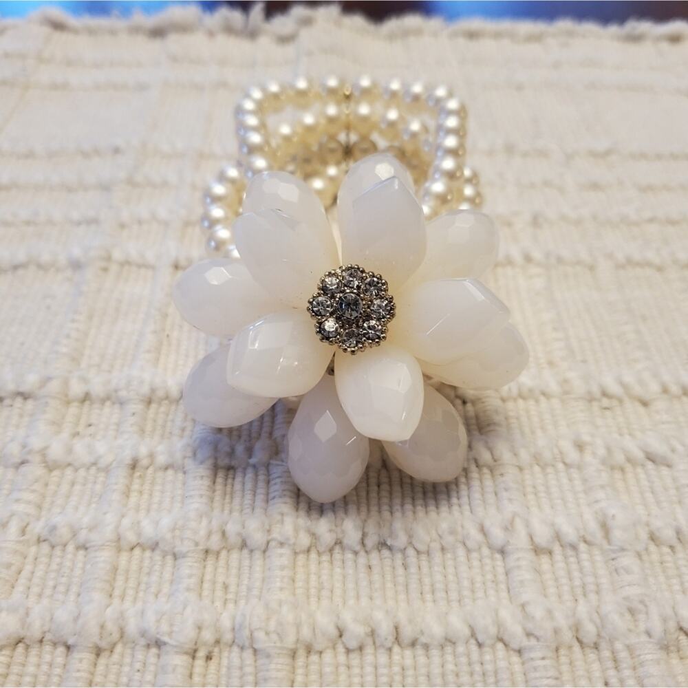 Floral jeweled art deco elastic multi strand‎ beaded bracelet